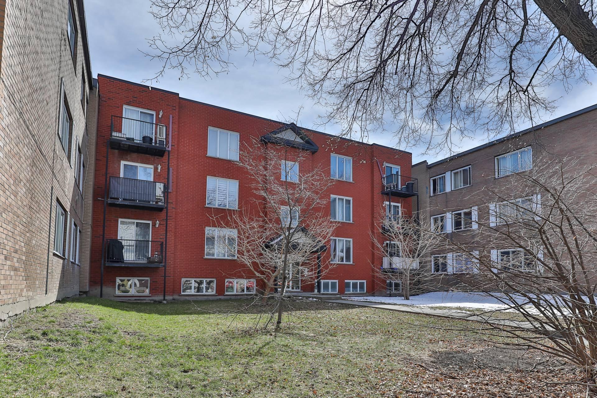 









8300


Rue Ontario E.

, 2,
Montréal (Mercier/Hochelaga-Maisonneuve),




QC
H1L3E4


