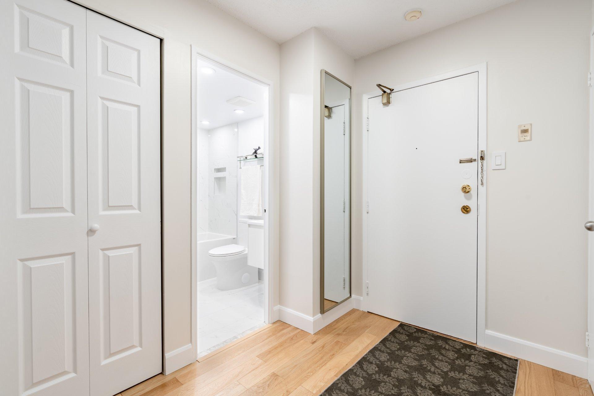 









3470


Rue Simpson

, 805,
Montréal (Ville-Marie),




QC
H3G2J5

