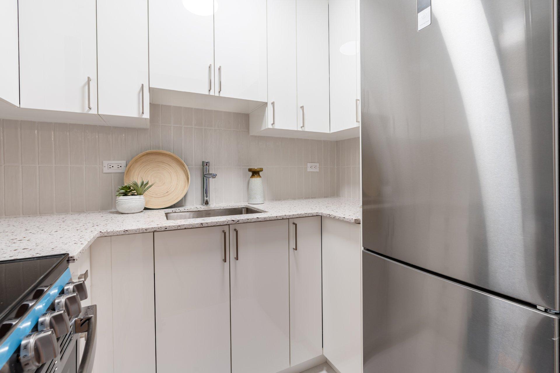 









3470


Rue Simpson

, 805,
Montréal (Ville-Marie),




QC
H3G2J5

