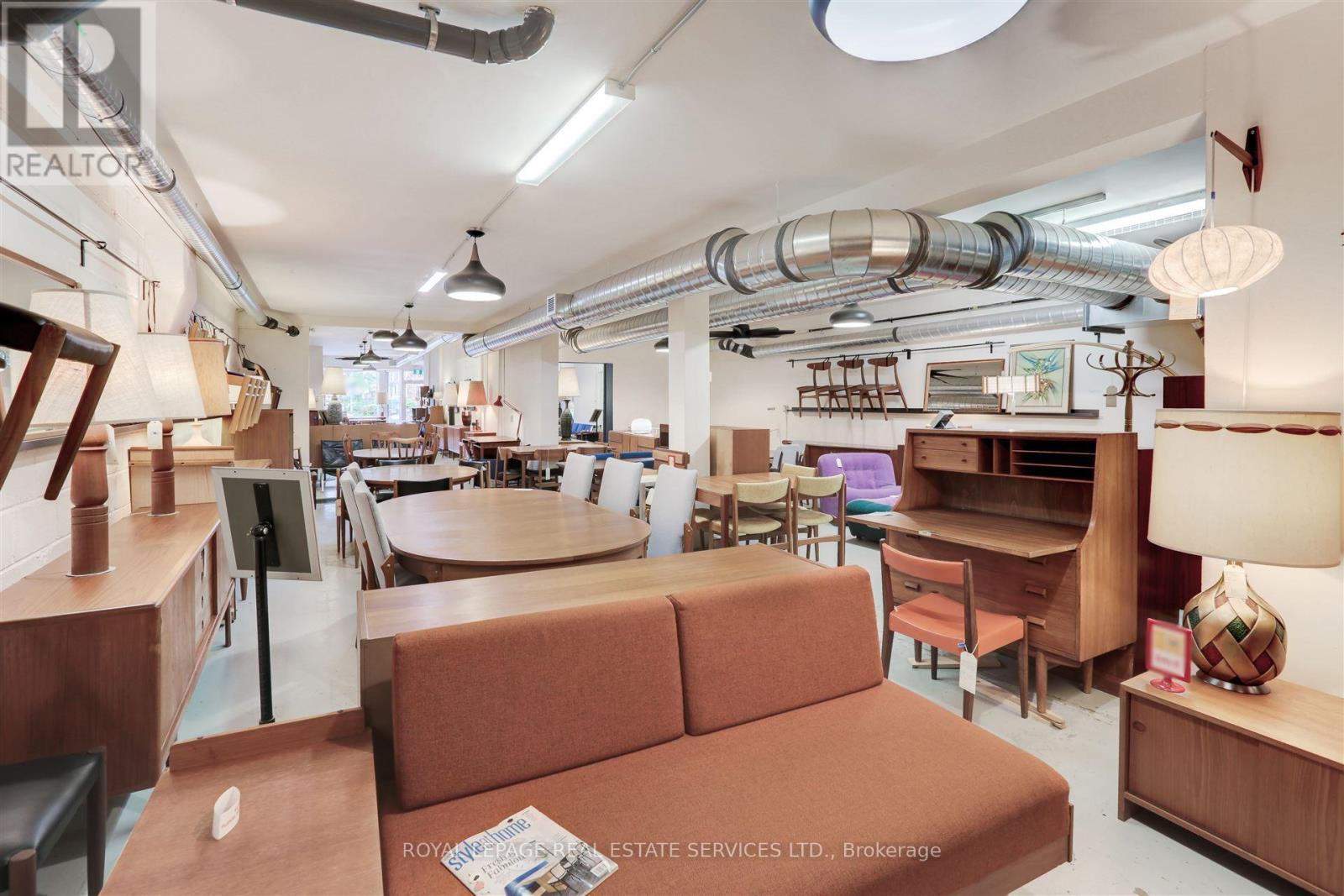 












1639 ST CLAIR AVENUE W

,
Toronto,




Ontario
M6N1H7

