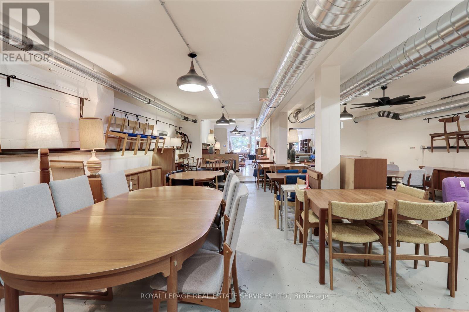 












1639 ST CLAIR AVENUE W

,
Toronto,




Ontario
M6N1H7

