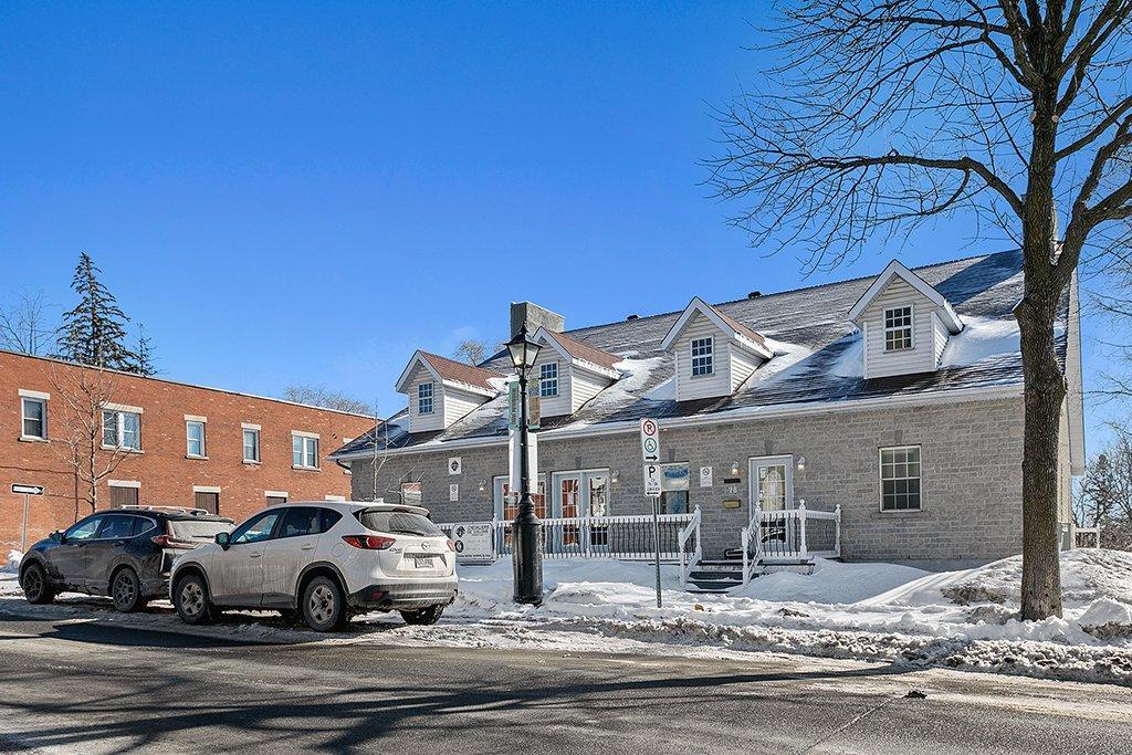 









78


Rue Principale

,
Gatineau (Aylmer),




QC
J9H3L7

