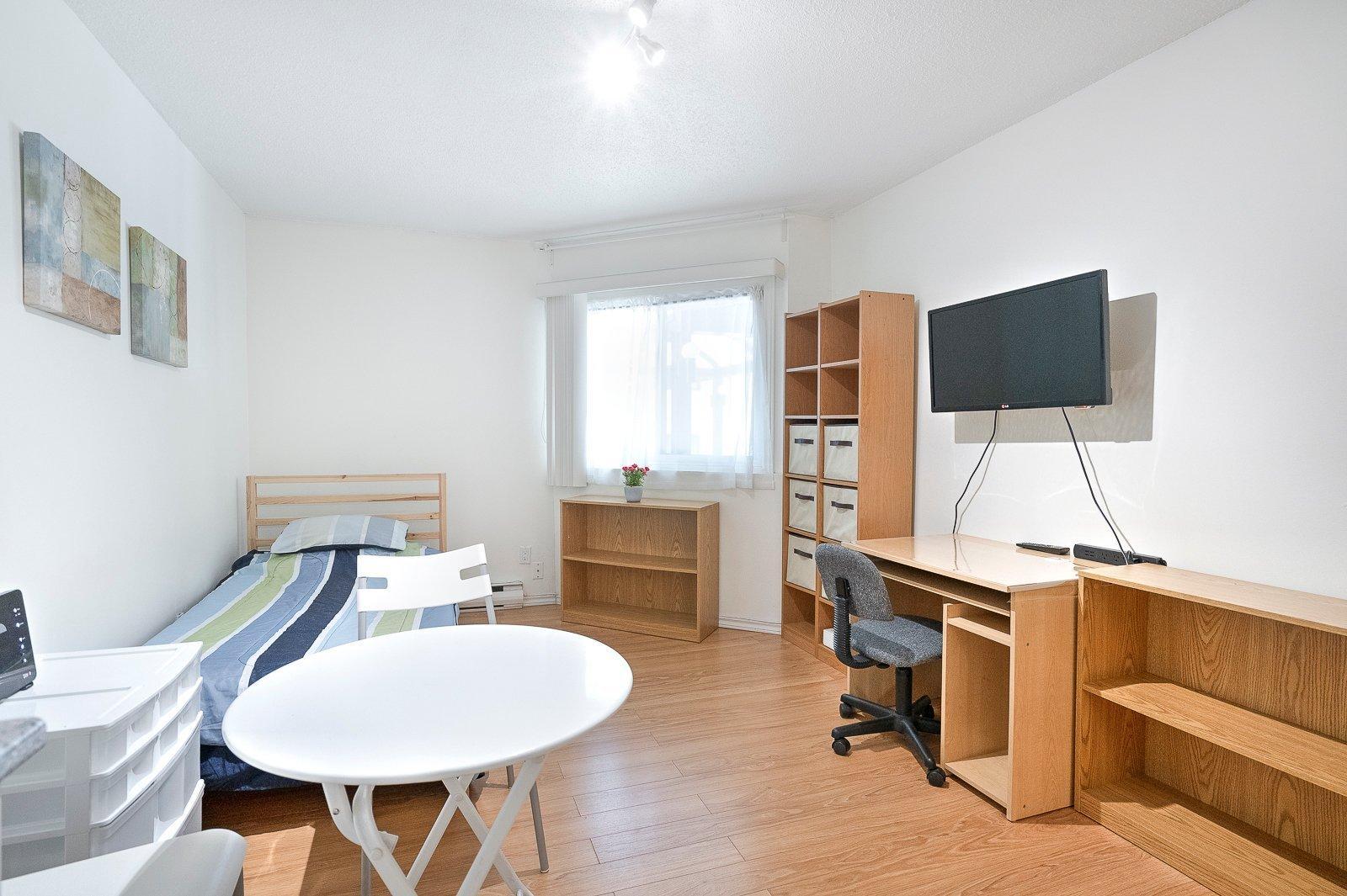 









3480


Rue Simpson

, 103,
Montréal (Ville-Marie),




QC
H3G1B9

