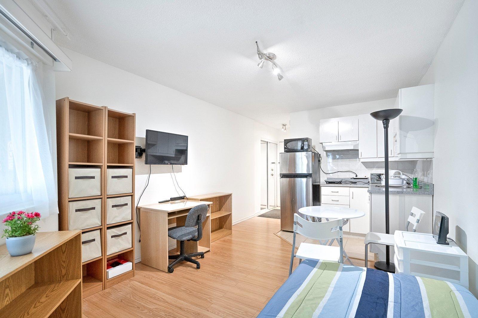 









3480


Rue Simpson

, 103,
Montréal (Ville-Marie),




QC
H3G1B9

