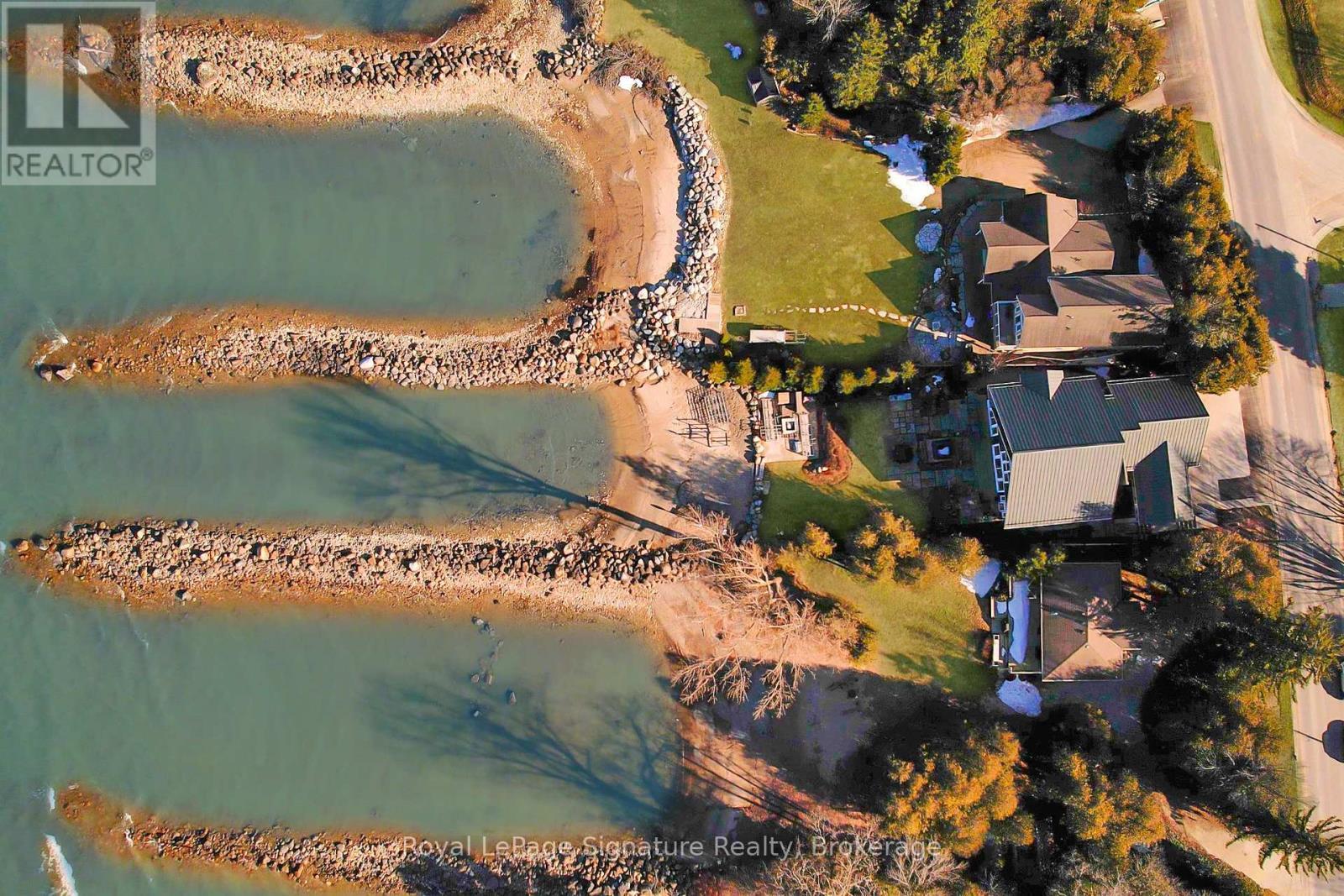 












129 LAKESHORE ROAD S

,
Meaford,




Ontario
N4L0A7

