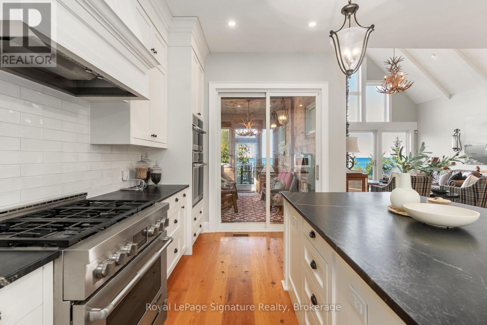 












129 LAKESHORE ROAD S

,
Meaford,




Ontario
N4L0A7

