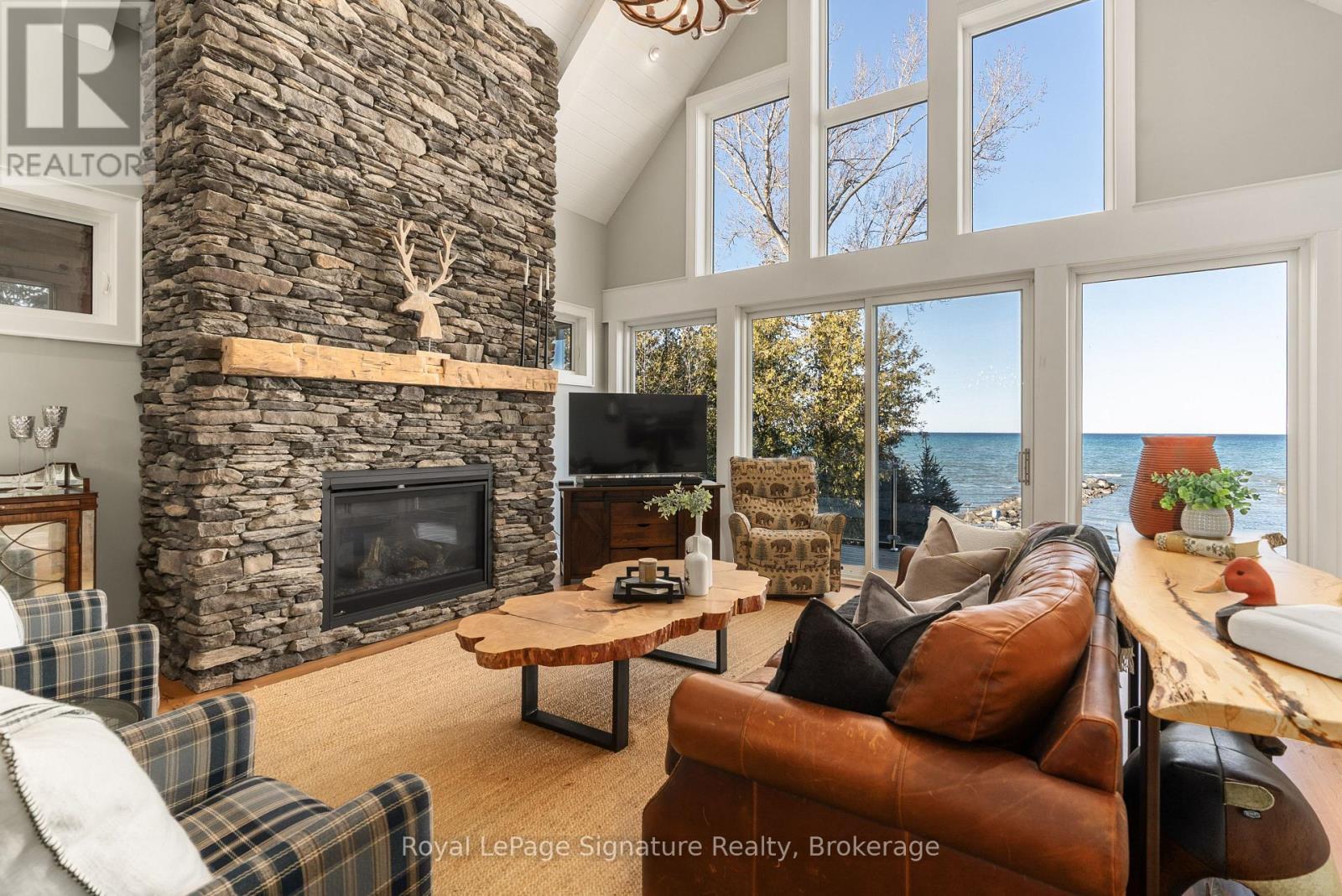 












129 LAKESHORE ROAD S

,
Meaford,




Ontario
N4L0A7

