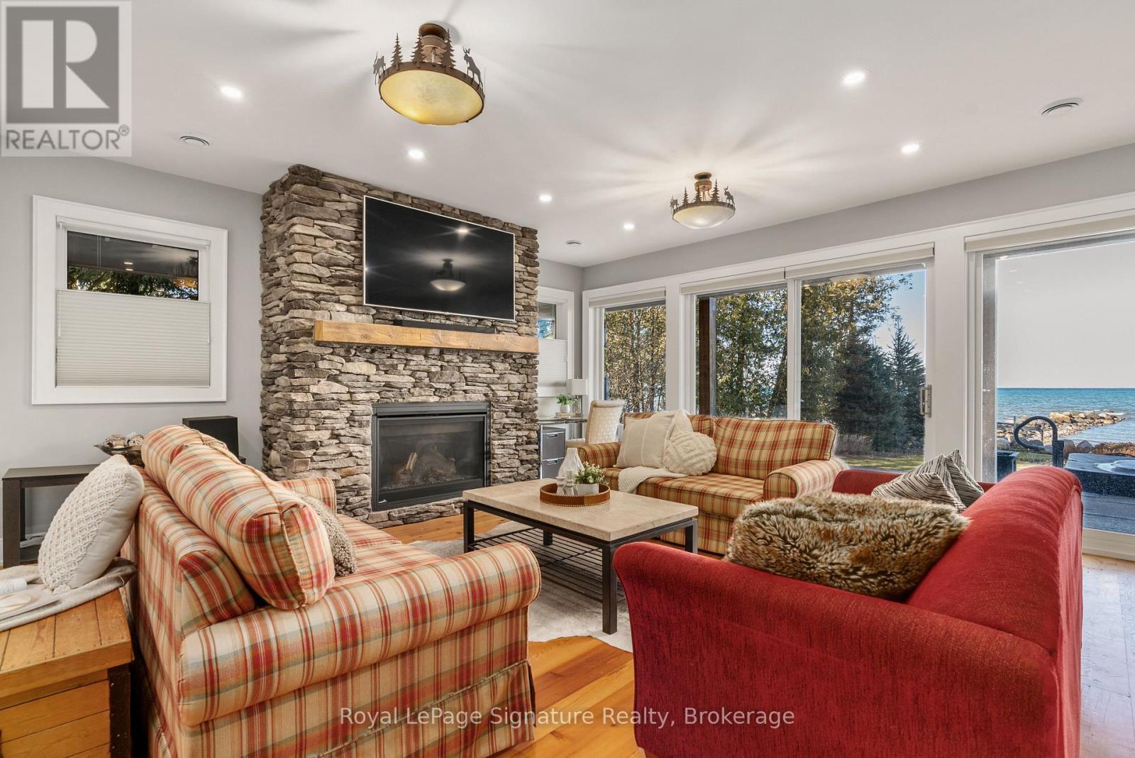












129 LAKESHORE ROAD S

,
Meaford,




Ontario
N4L0A7

