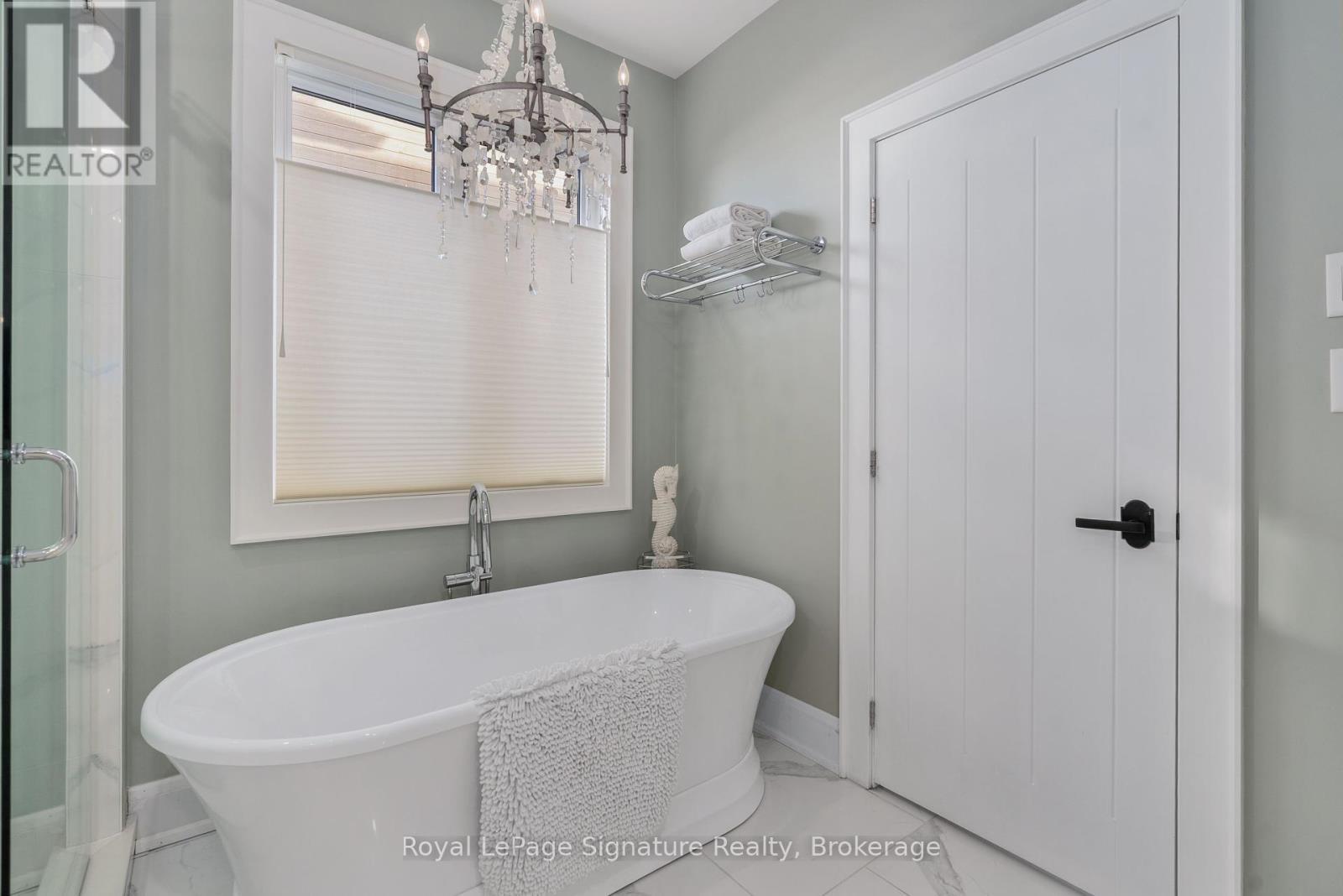 












129 LAKESHORE ROAD S

,
Meaford,




Ontario
N4L0A7

