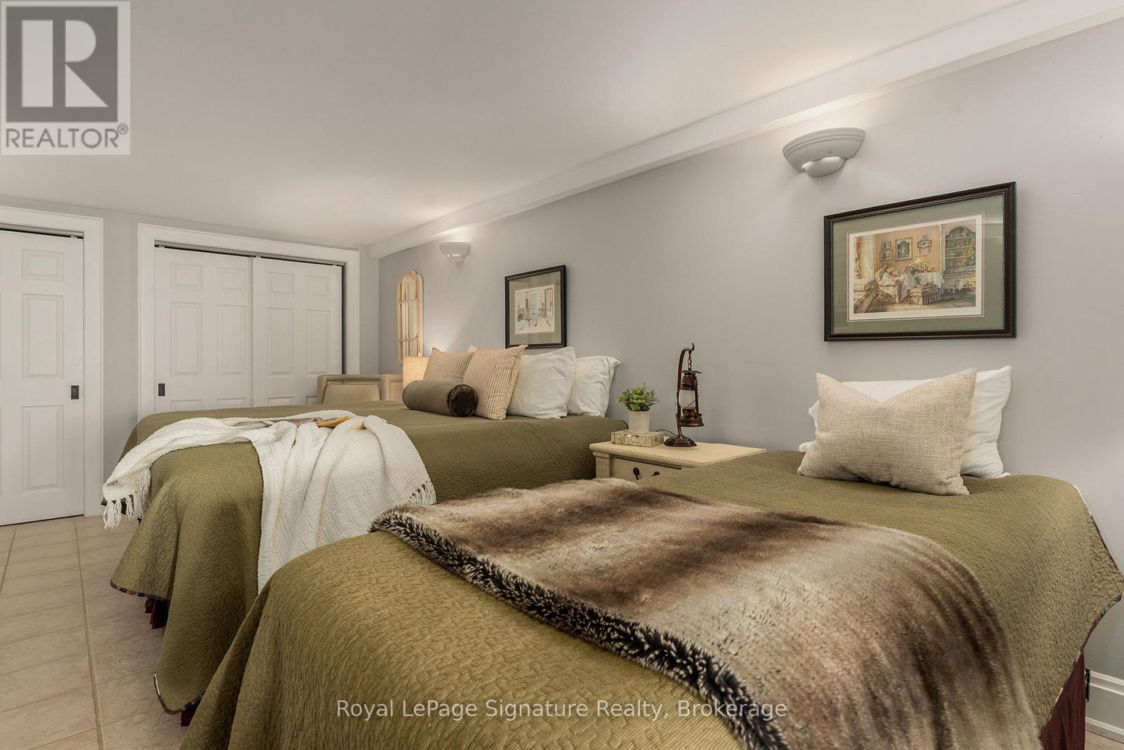












129 LAKESHORE ROAD S

,
Meaford,




Ontario
N4L0A7

