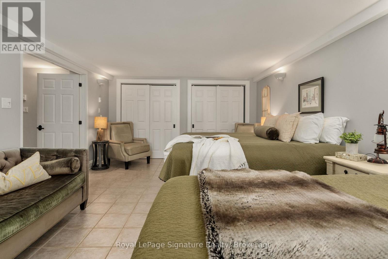 












129 LAKESHORE ROAD S

,
Meaford,




Ontario
N4L0A7

