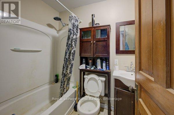 












28 WILSON STREET E

,
Huron East (Seaforth),




Ontario
N0K1W0

