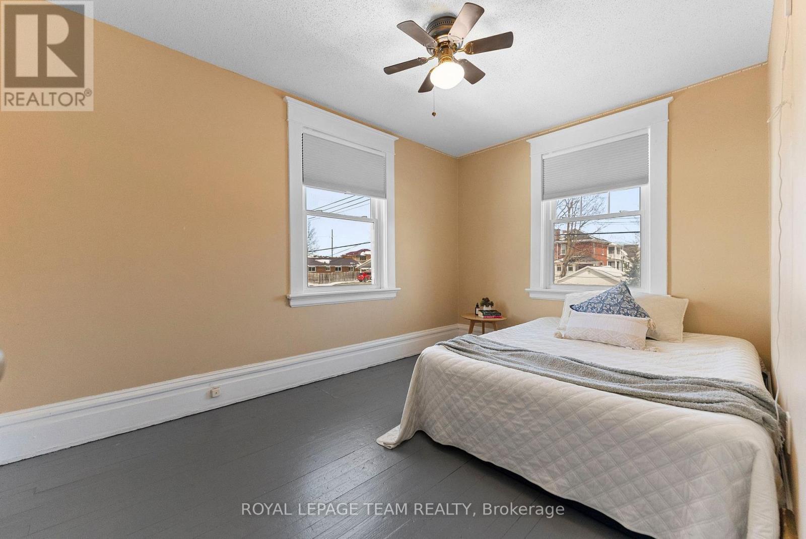 












28 BANK STREET N

,
Renfrew,




Ontario
K7V2C9

