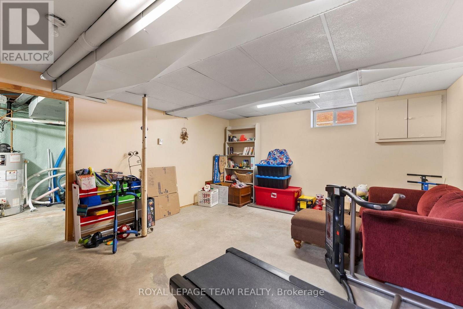 












28 BANK STREET N

,
Renfrew,




Ontario
K7V2C9

