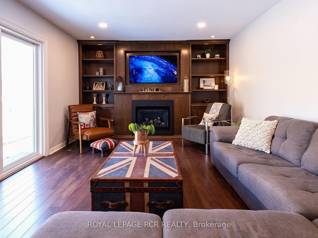 









35


Elm

Avenue,
Orangeville,




ON
L9W 3G3

