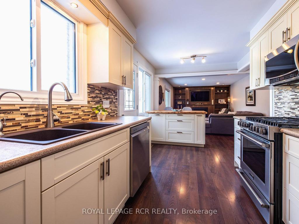 









35


Elm

Avenue,
Orangeville,




ON
L9W 3G3

