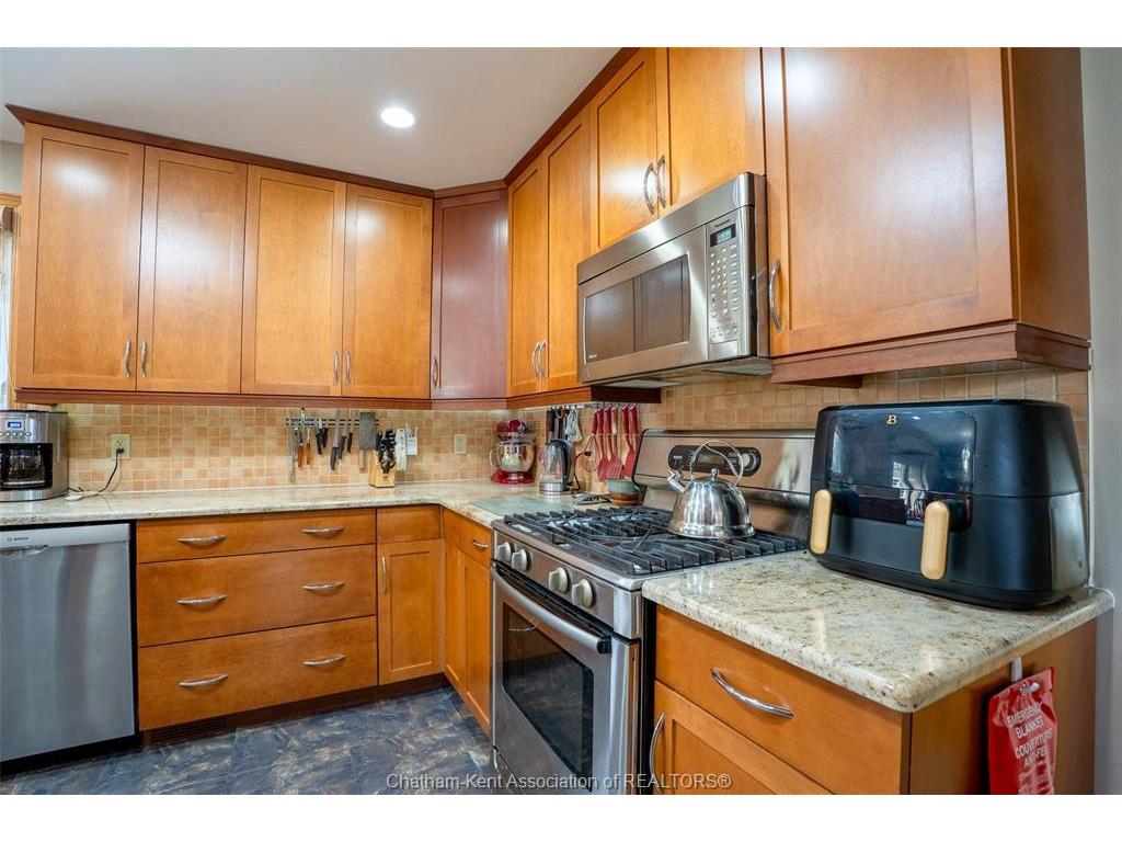 









19


Dove

Place,
Chatham,




ON
N7L 1H1

