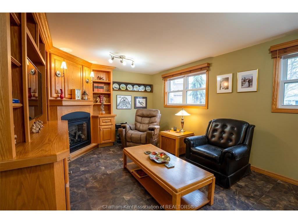 









19


Dove

Place,
Chatham,




ON
N7L 1H1

