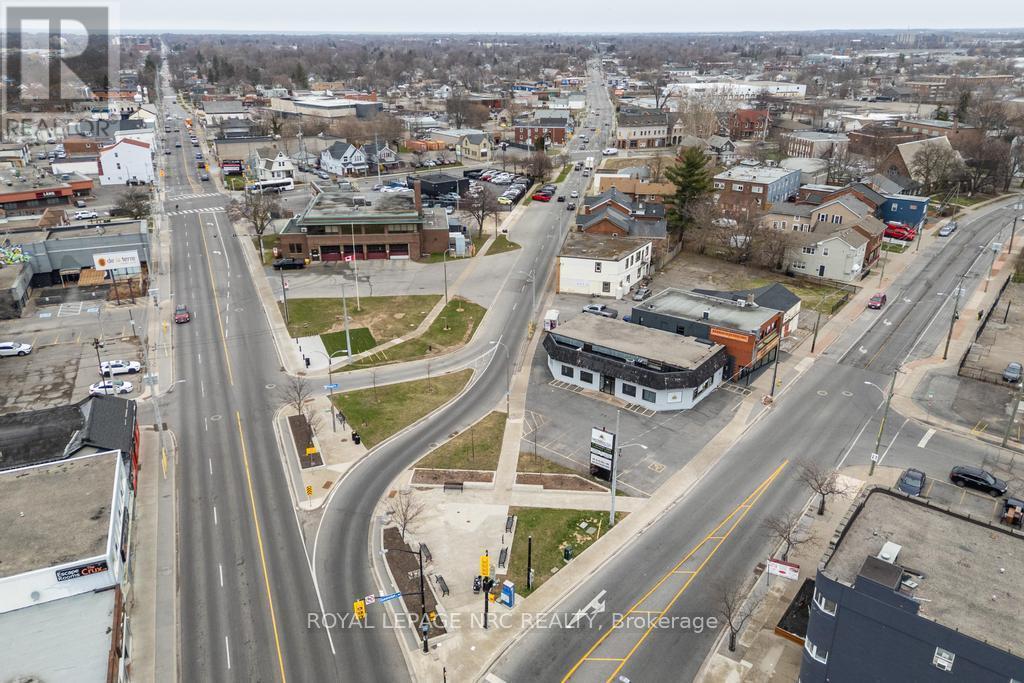 












11 QUEENSTON STREET

,
St. Catharines,




Ontario
L2R2Y8

