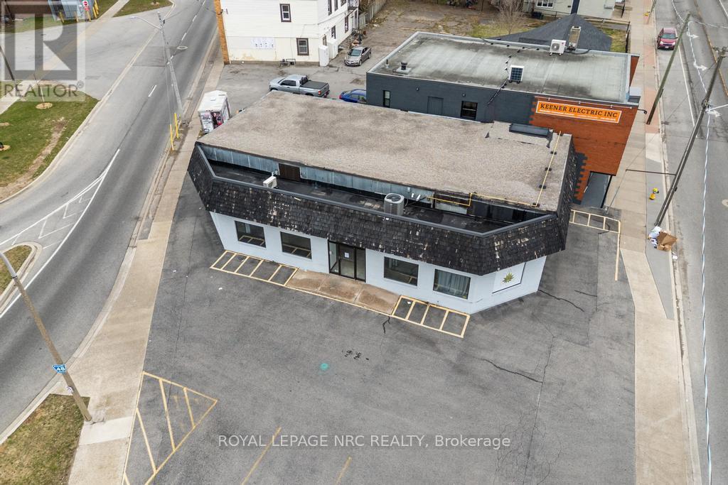 












11 QUEENSTON STREET

,
St. Catharines,




Ontario
L2R2Y8

