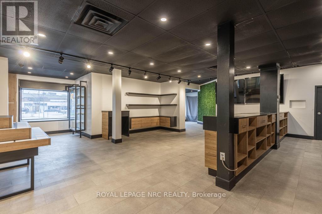 












11 QUEENSTON STREET

,
St. Catharines,




Ontario
L2R2Y8

