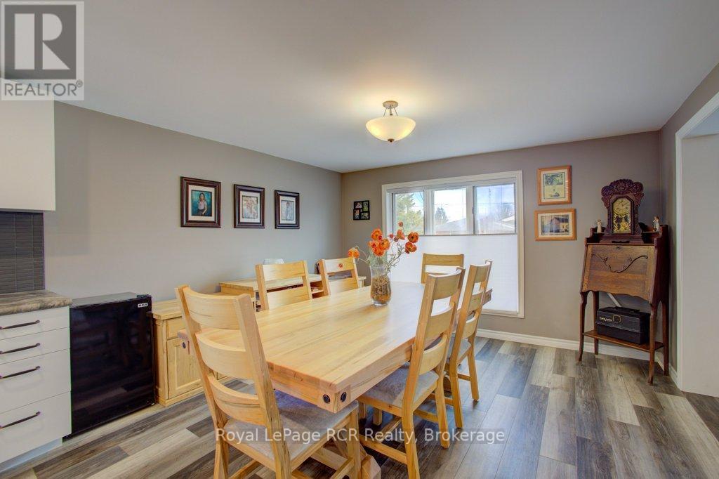 












174 CONESTOGA STREET

,
Wellington North (Arthur),




Ontario
N0G1A0

