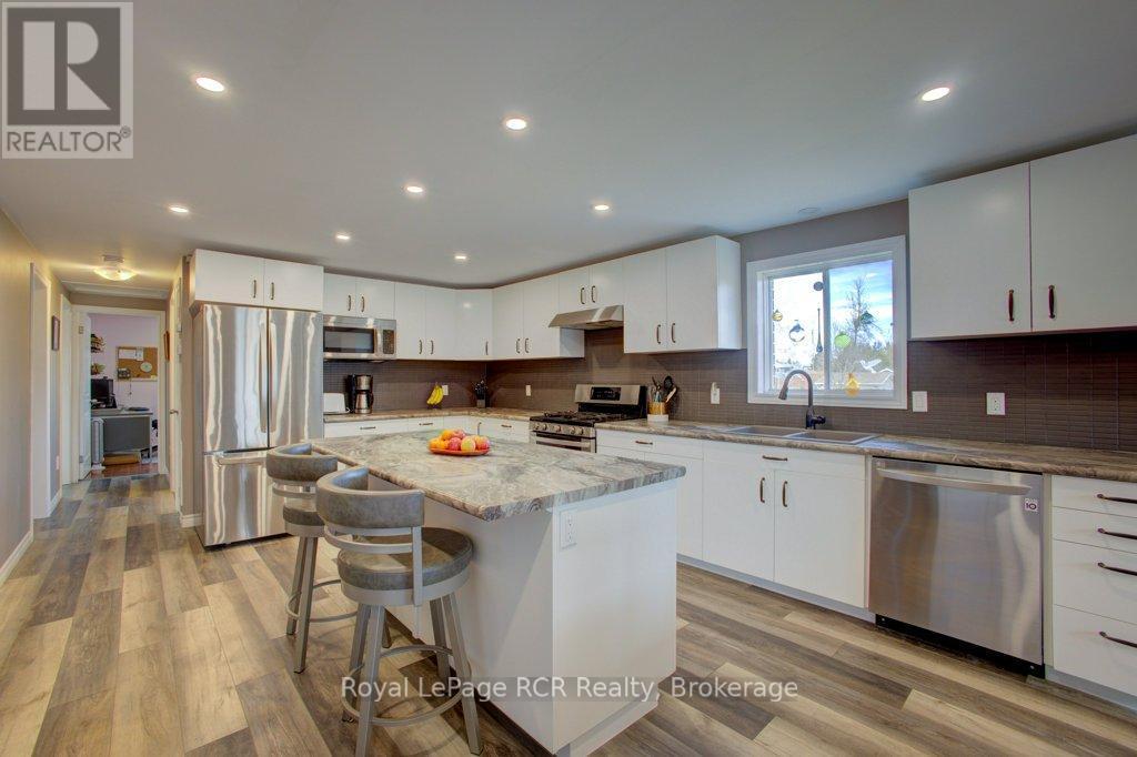 












174 CONESTOGA STREET

,
Wellington North (Arthur),




Ontario
N0G1A0

