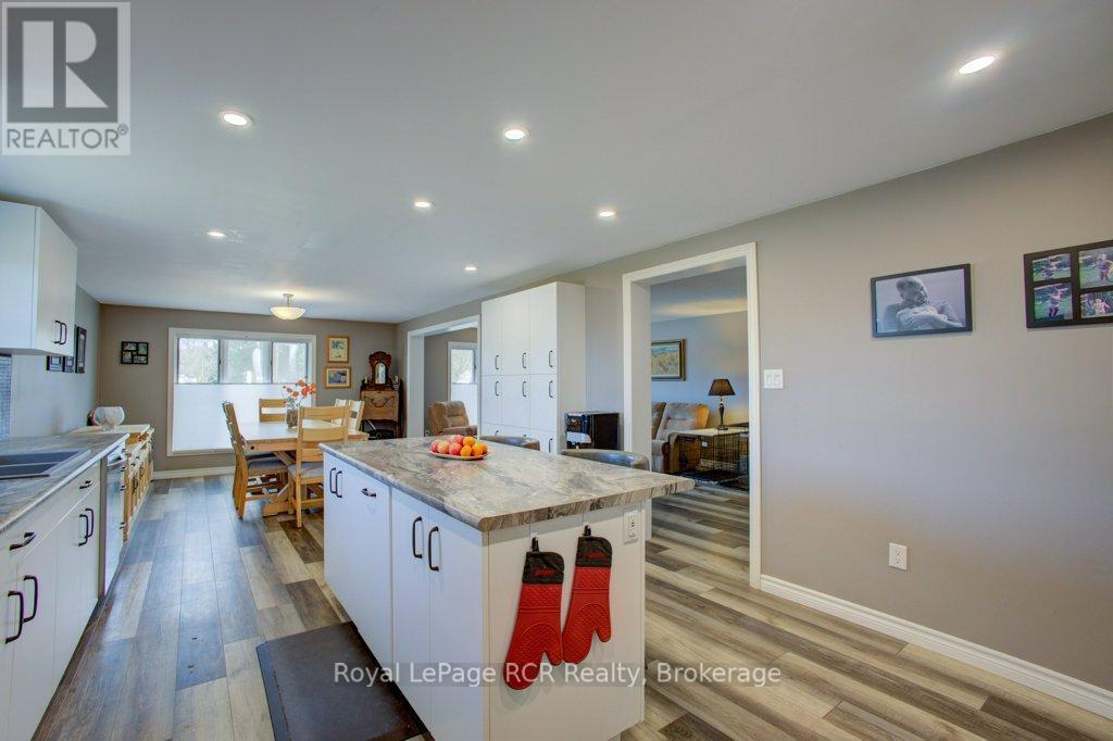 












174 CONESTOGA STREET

,
Wellington North (Arthur),




Ontario
N0G1A0

