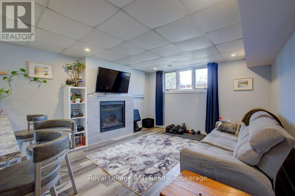












174 CONESTOGA STREET

,
Wellington North (Arthur),




Ontario
N0G1A0

