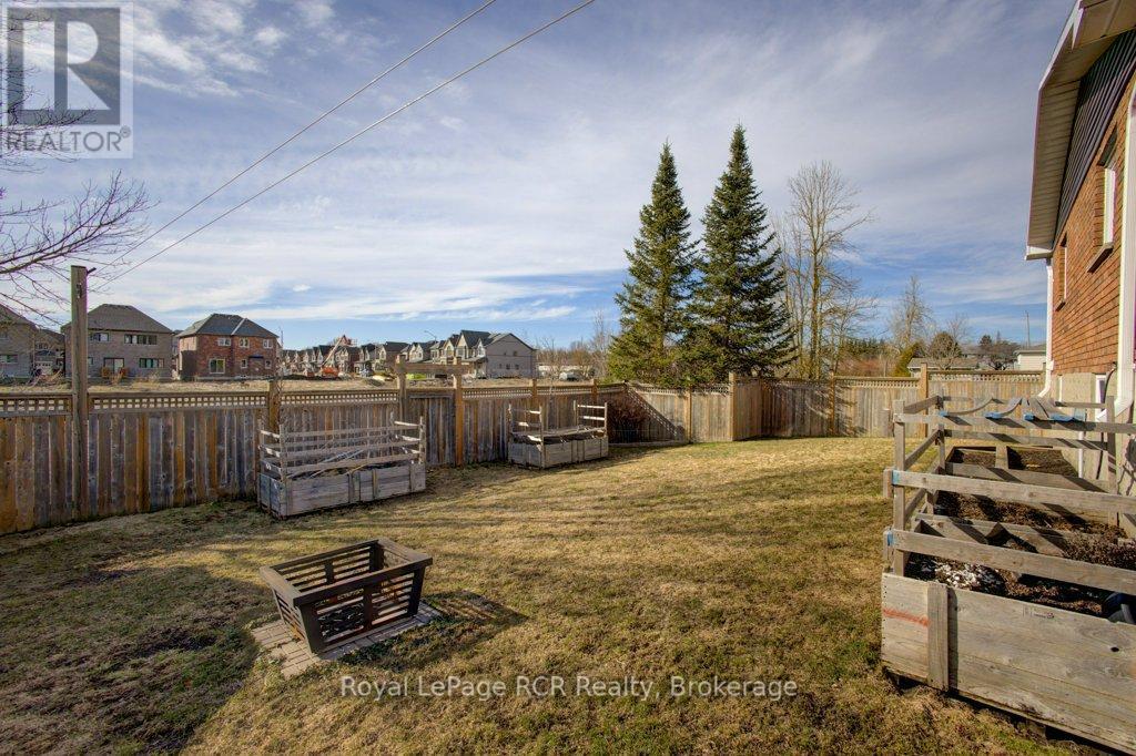












174 CONESTOGA STREET

,
Wellington North (Arthur),




Ontario
N0G1A0

