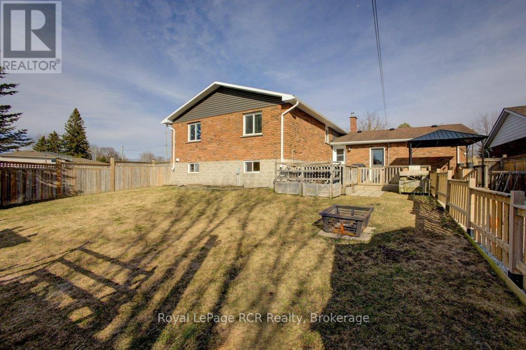 












174 CONESTOGA STREET

,
Wellington North (Arthur),




Ontario
N0G1A0

