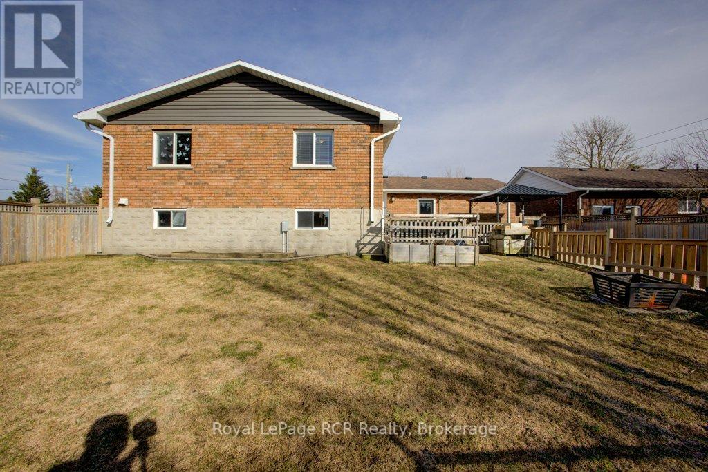












174 CONESTOGA STREET

,
Wellington North (Arthur),




Ontario
N0G1A0

