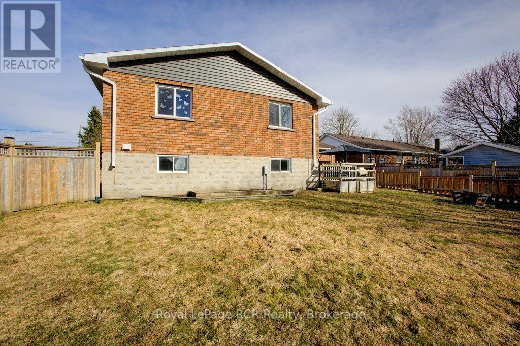 












174 CONESTOGA STREET

,
Wellington North (Arthur),




Ontario
N0G1A0

