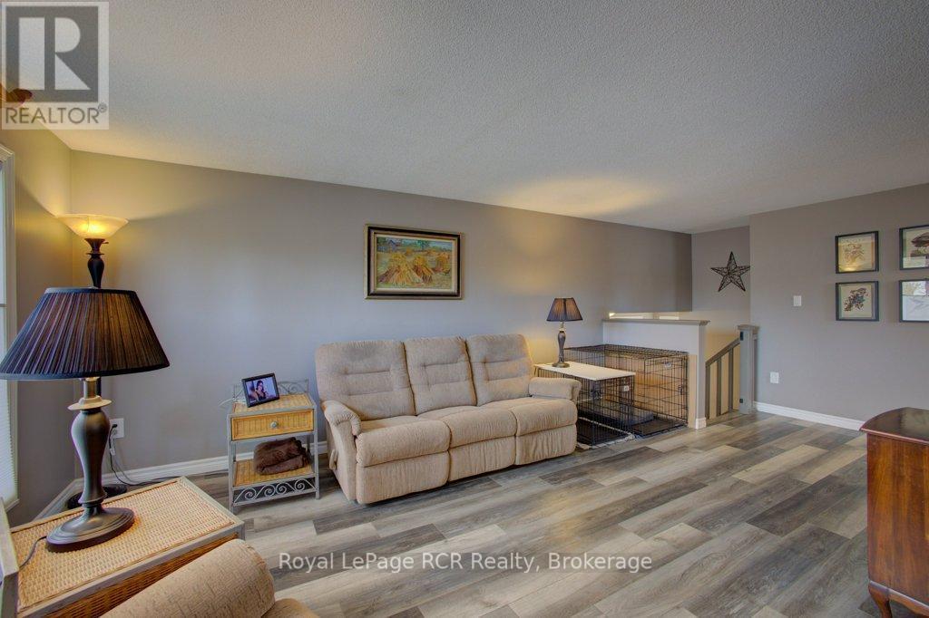 












174 CONESTOGA STREET

,
Wellington North (Arthur),




Ontario
N0G1A0

