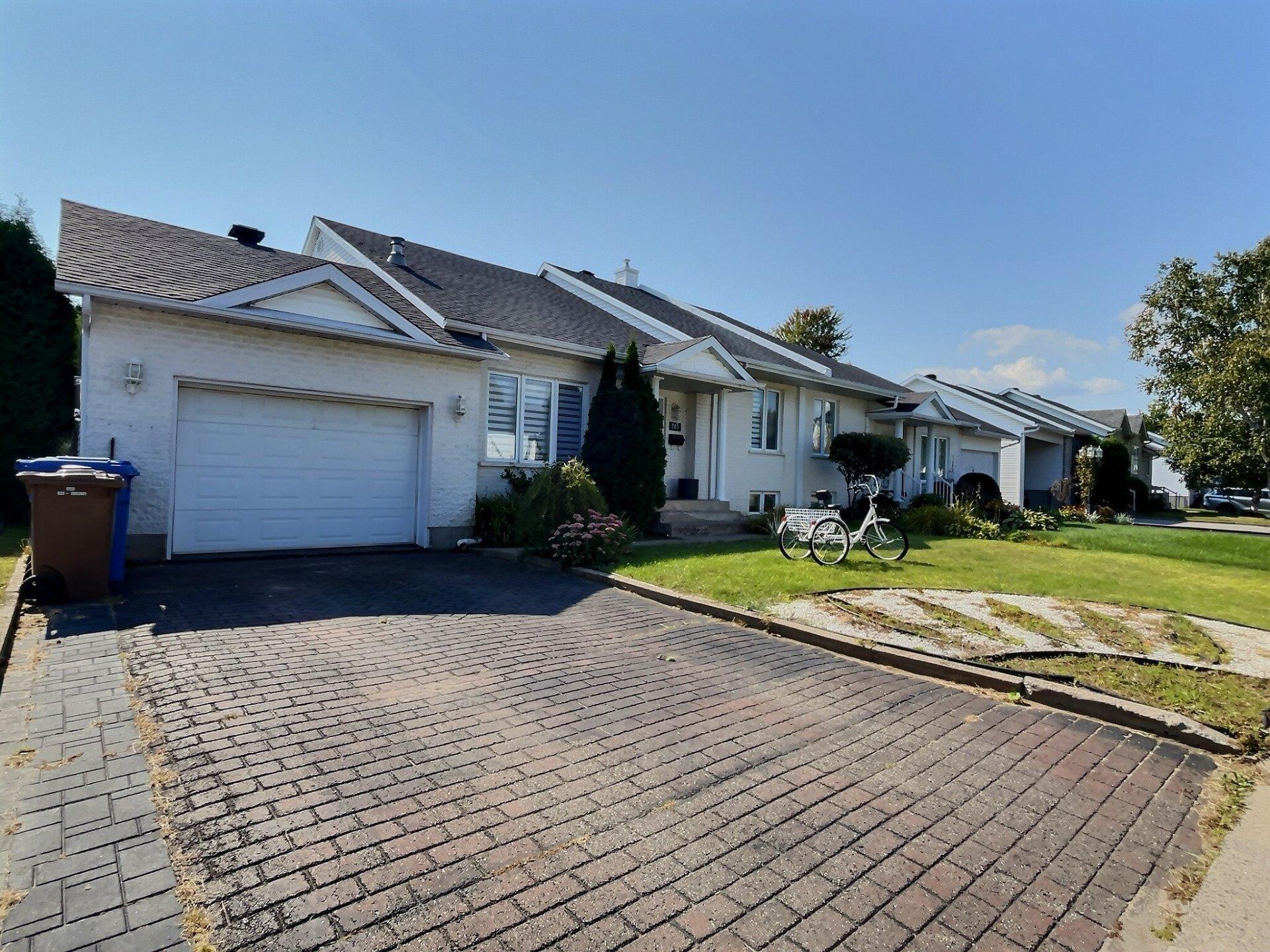 









785


Rue Brosseau

,
Trois-Rivières,




QC
G9A6J9

