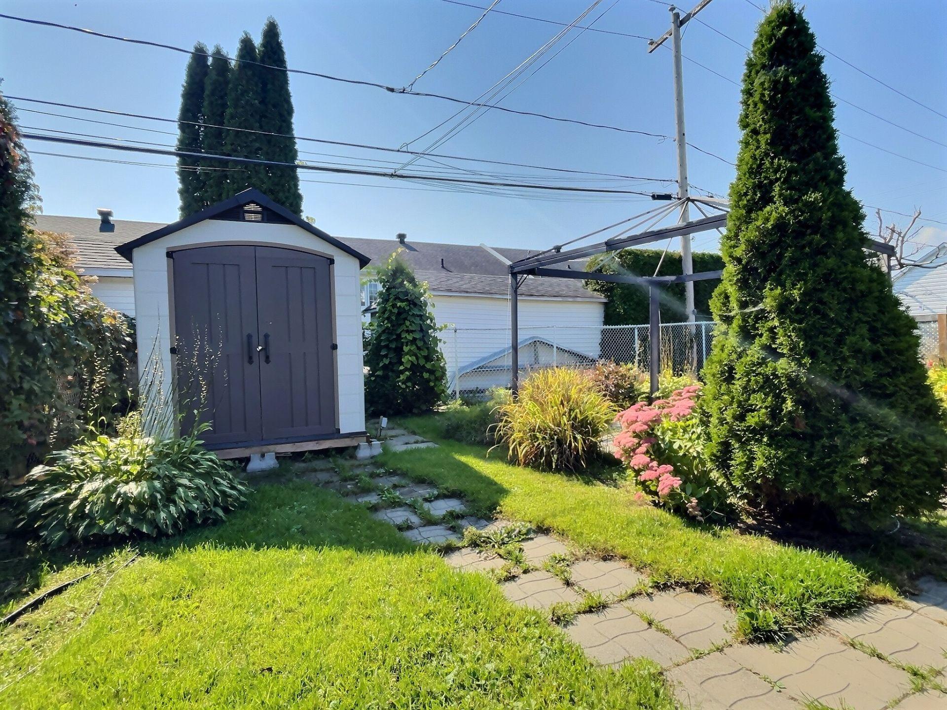 









785


Rue Brosseau

,
Trois-Rivières,




QC
G9A6J9

