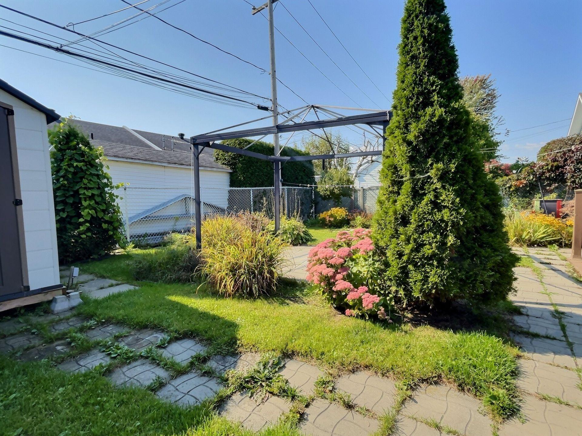 









785


Rue Brosseau

,
Trois-Rivières,




QC
G9A6J9

