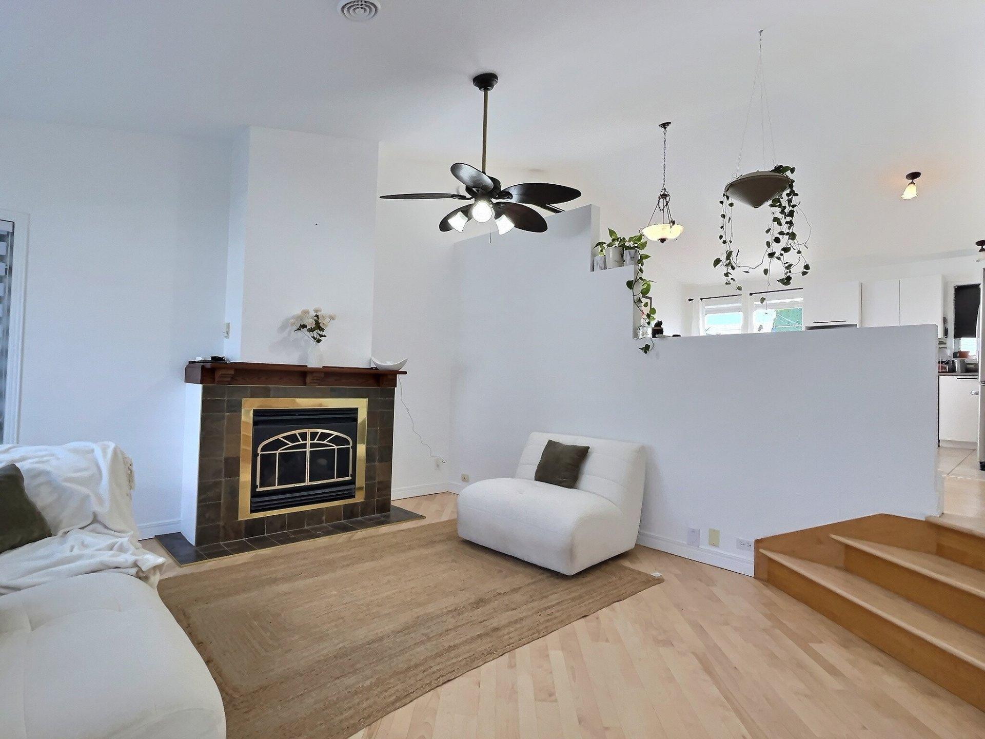 









785


Rue Brosseau

,
Trois-Rivières,




QC
G9A6J9


