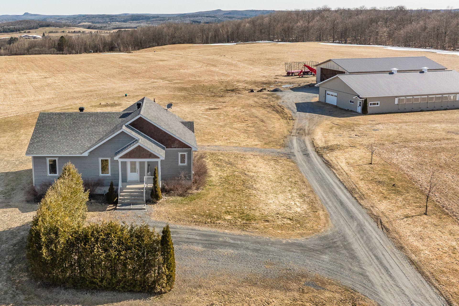 









970


Ch. Grainger

,
Melbourne,




QC
J0B2B0

