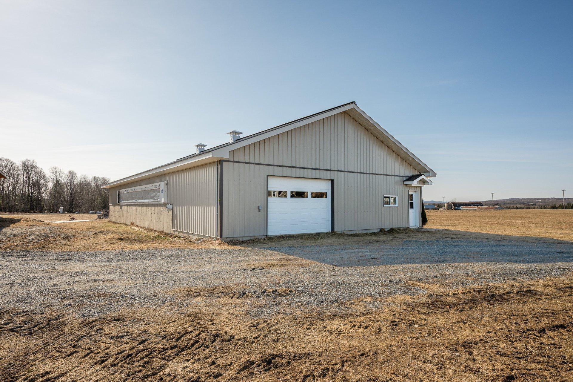 









970


Ch. Grainger

,
Melbourne,




QC
J0B2B0

