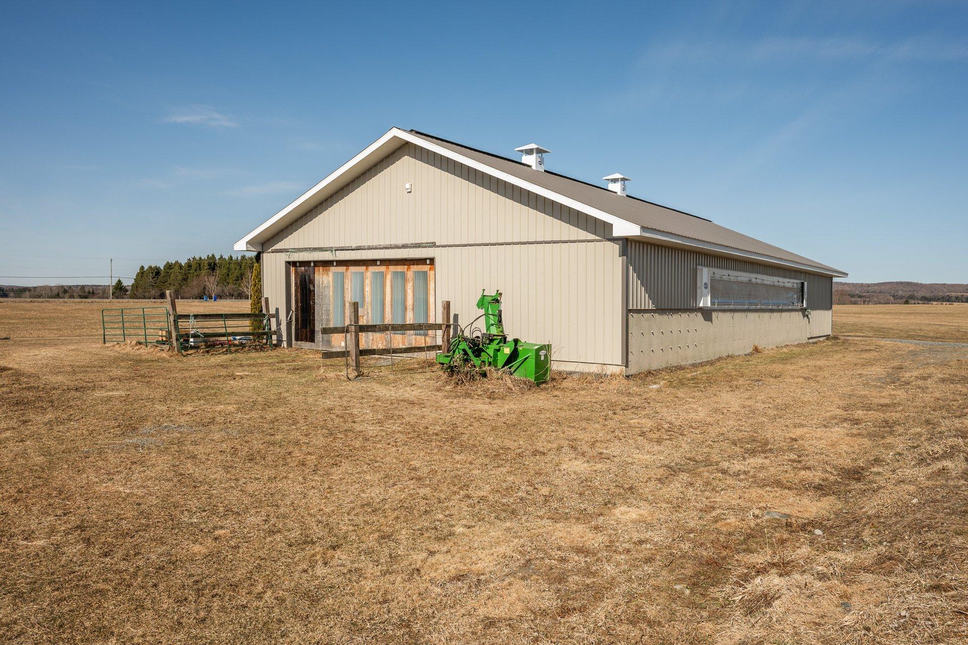 









970


Ch. Grainger

,
Melbourne,




QC
J0B2B0

