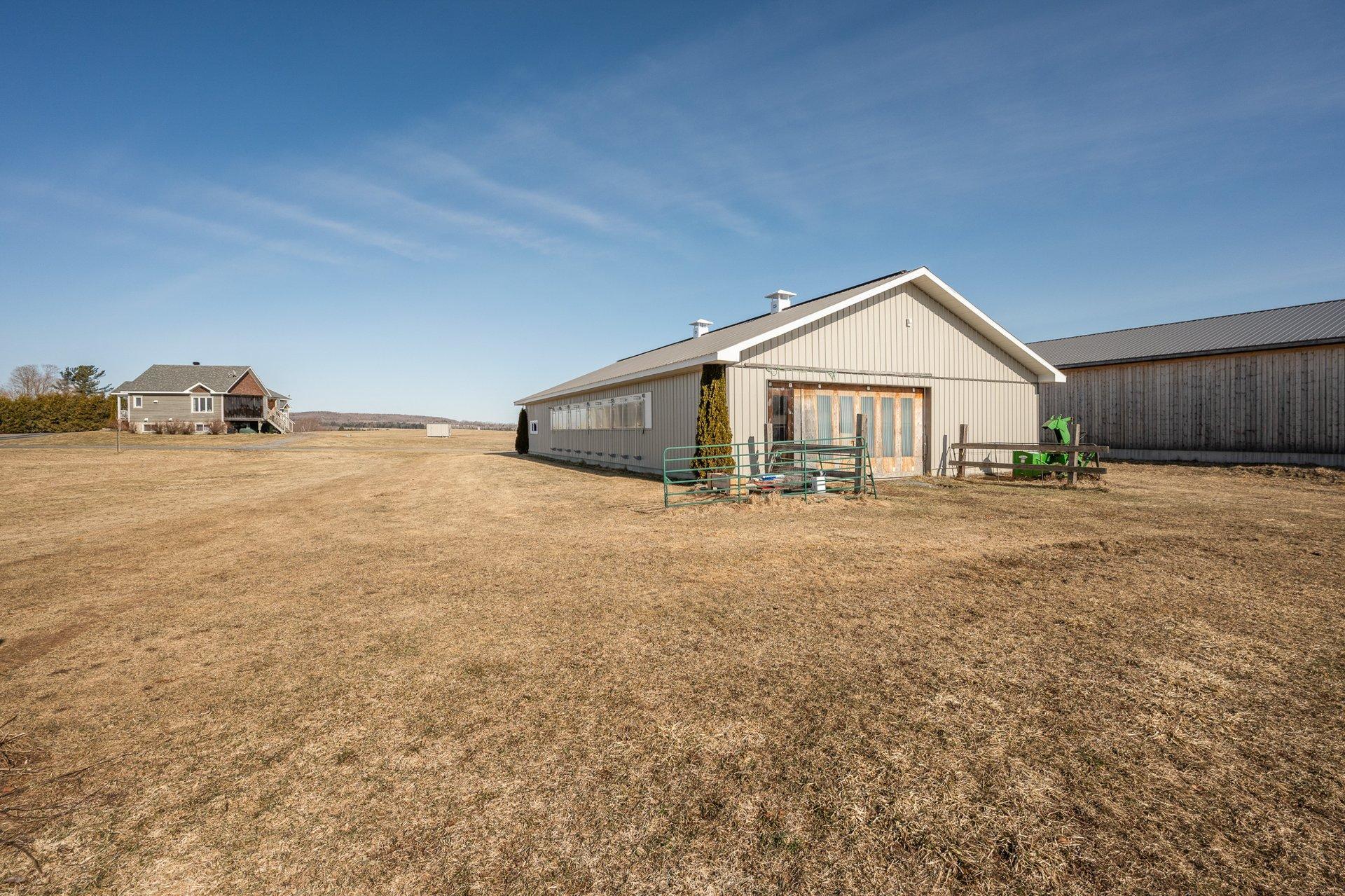 









970


Ch. Grainger

,
Melbourne,




QC
J0B2B0

