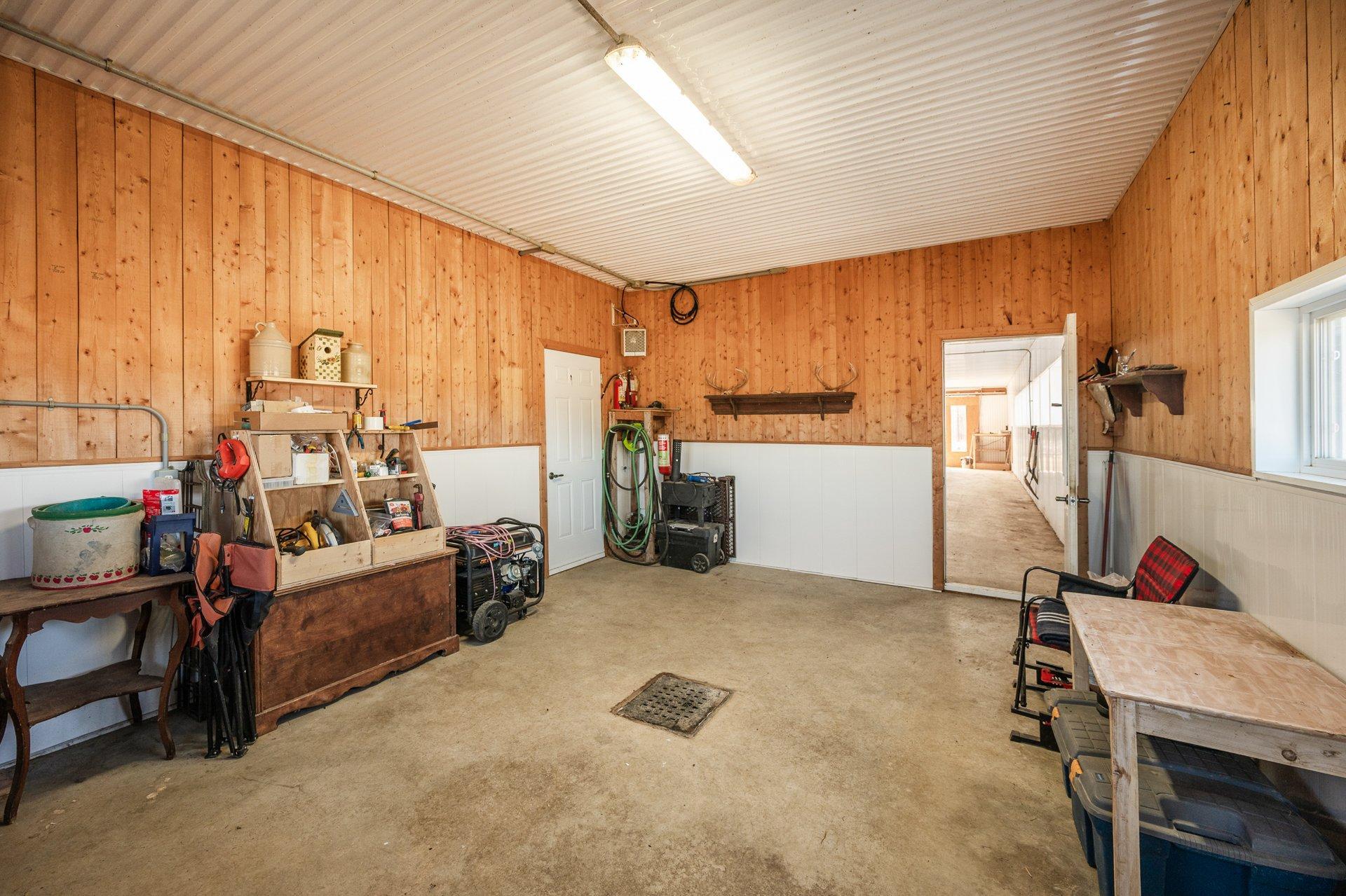 









970


Ch. Grainger

,
Melbourne,




QC
J0B2B0

