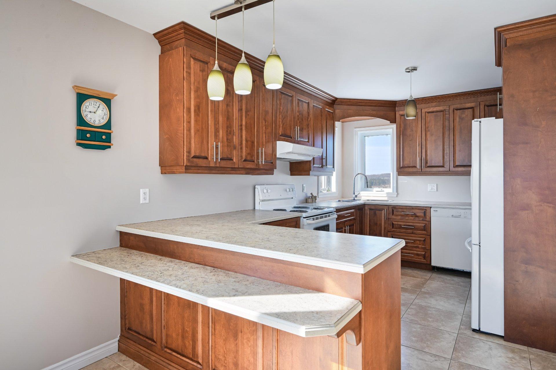 









970


Ch. Grainger

,
Melbourne,




QC
J0B2B0

