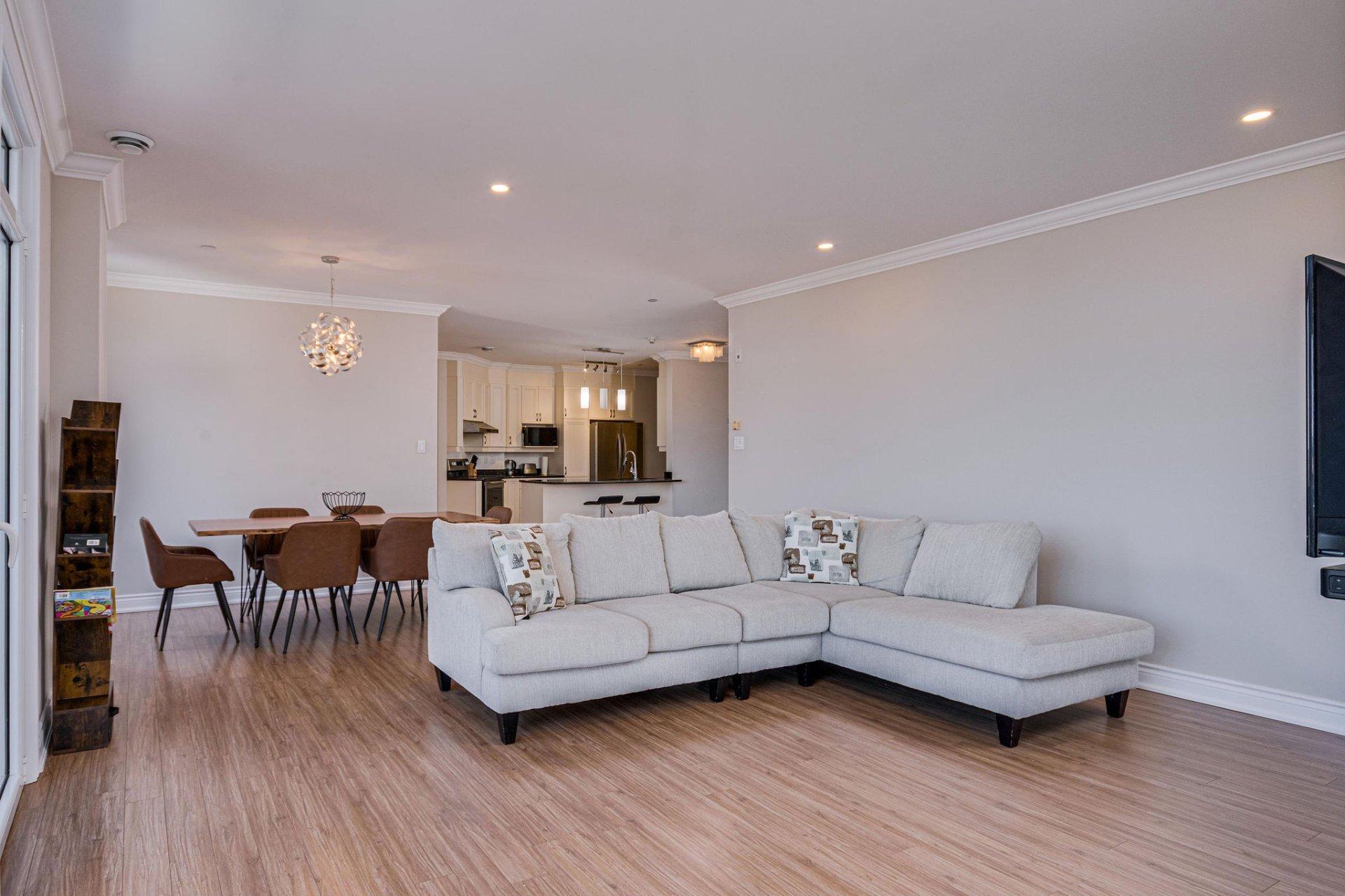 









224


Boul. Alexandre-Taché

, 604,
Gatineau (Hull),




QC
J9A0B8

