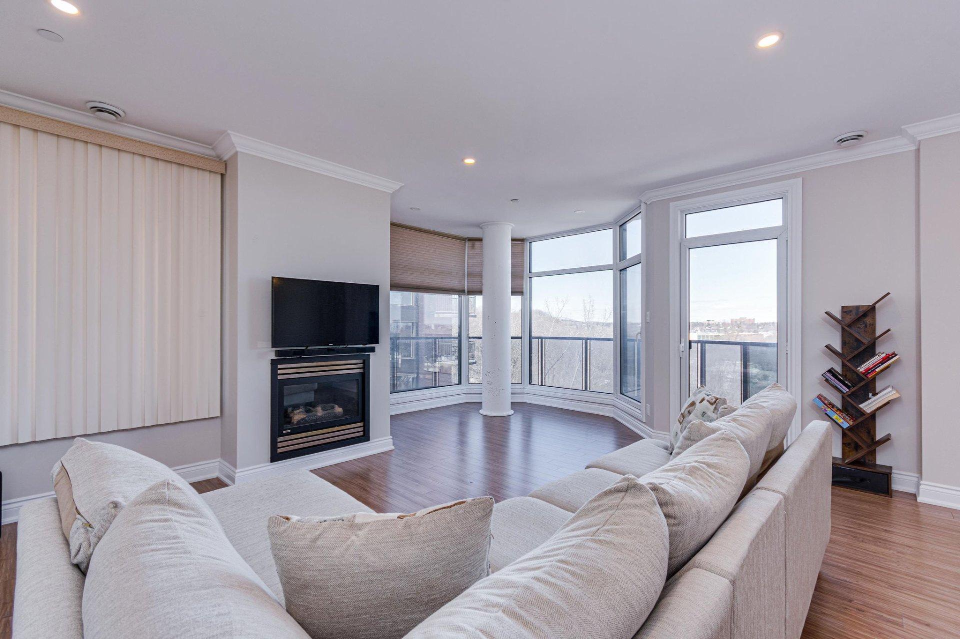 









224


Boul. Alexandre-Taché

, 604,
Gatineau (Hull),




QC
J9A0B8

