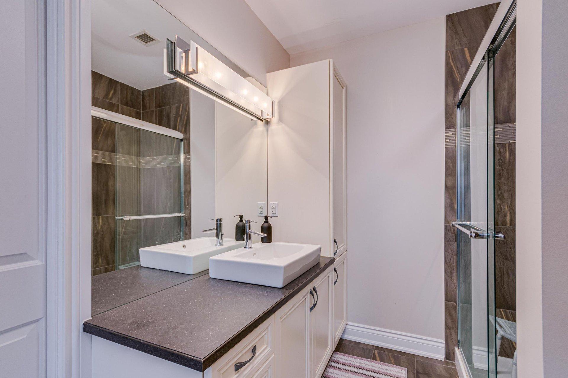 









224


Boul. Alexandre-Taché

, 604,
Gatineau (Hull),




QC
J9A0B8

