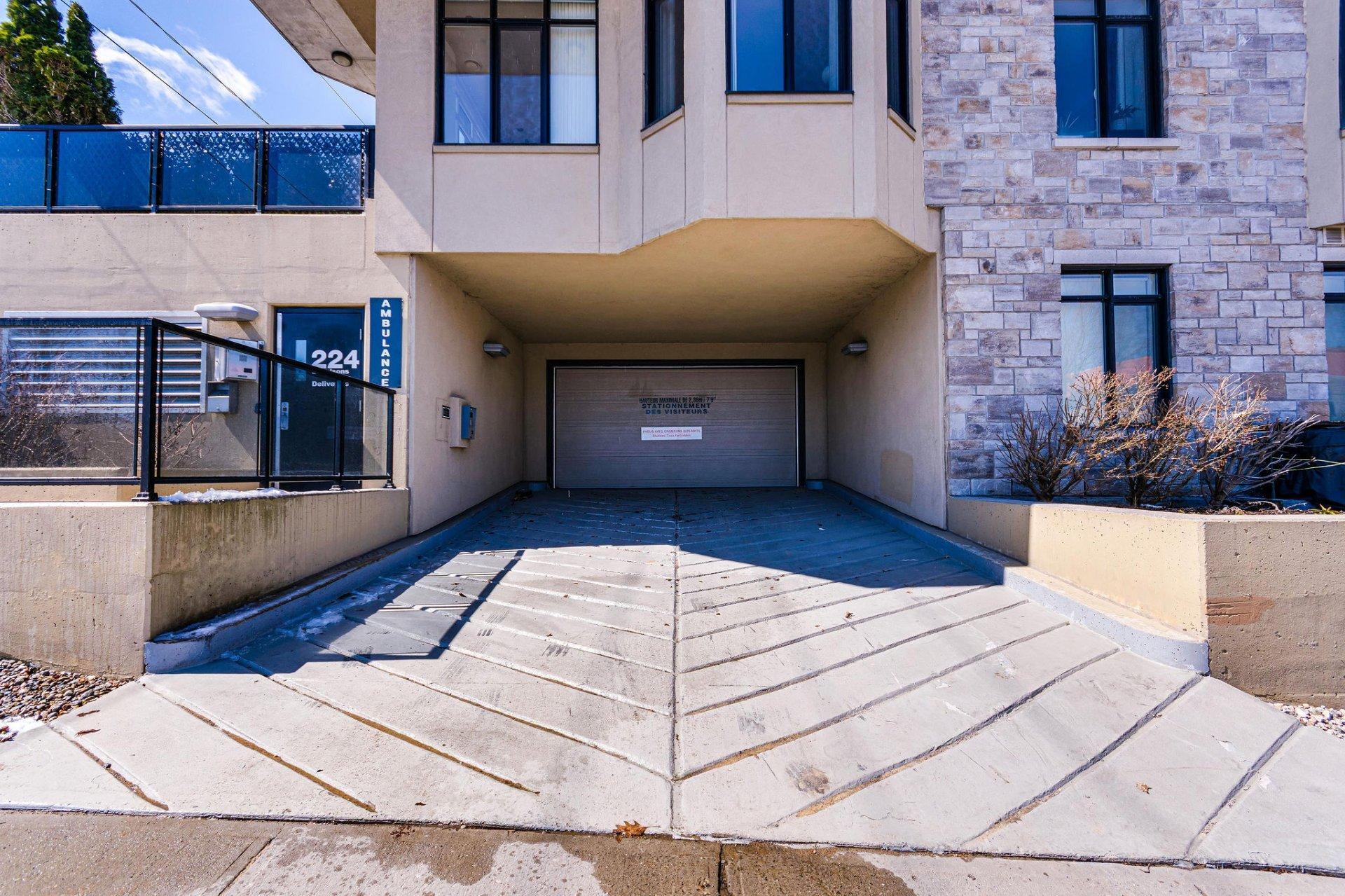 









224


Boul. Alexandre-Taché

, 604,
Gatineau (Hull),




QC
J9A0B8

