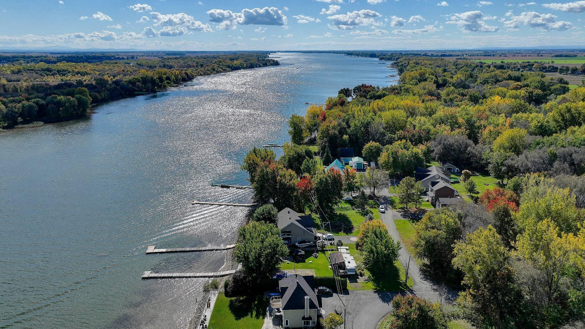 









91


1re Rue

,
Saint-Blaise-sur-Richelieu,







QC
J0J1W0

