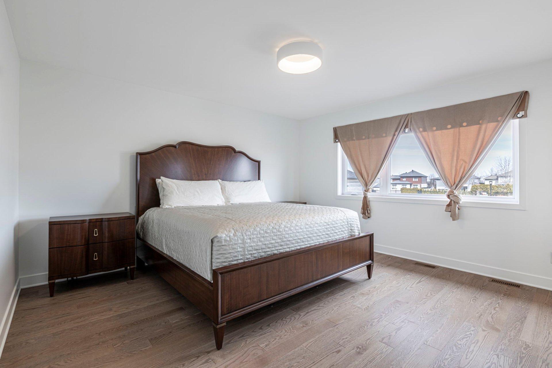









1105


Rue Jean-Vallerand

,
Boucherville,




QC
J4B0H5

